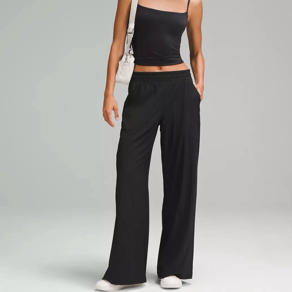 Lululemon Swift Mid-Rise Wide-Leg Pant black size 4 New Sold Out